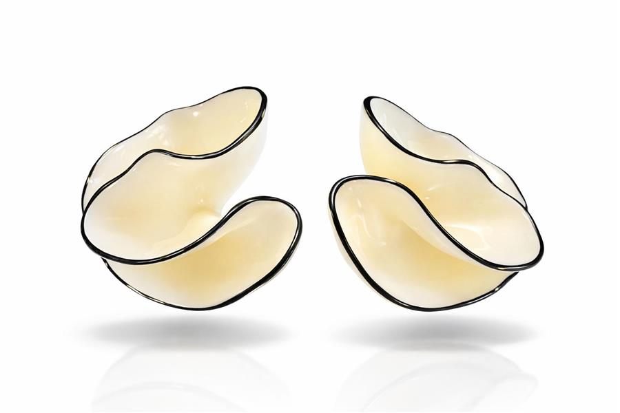 Elena Asimetrik Plastik Krem Küpe